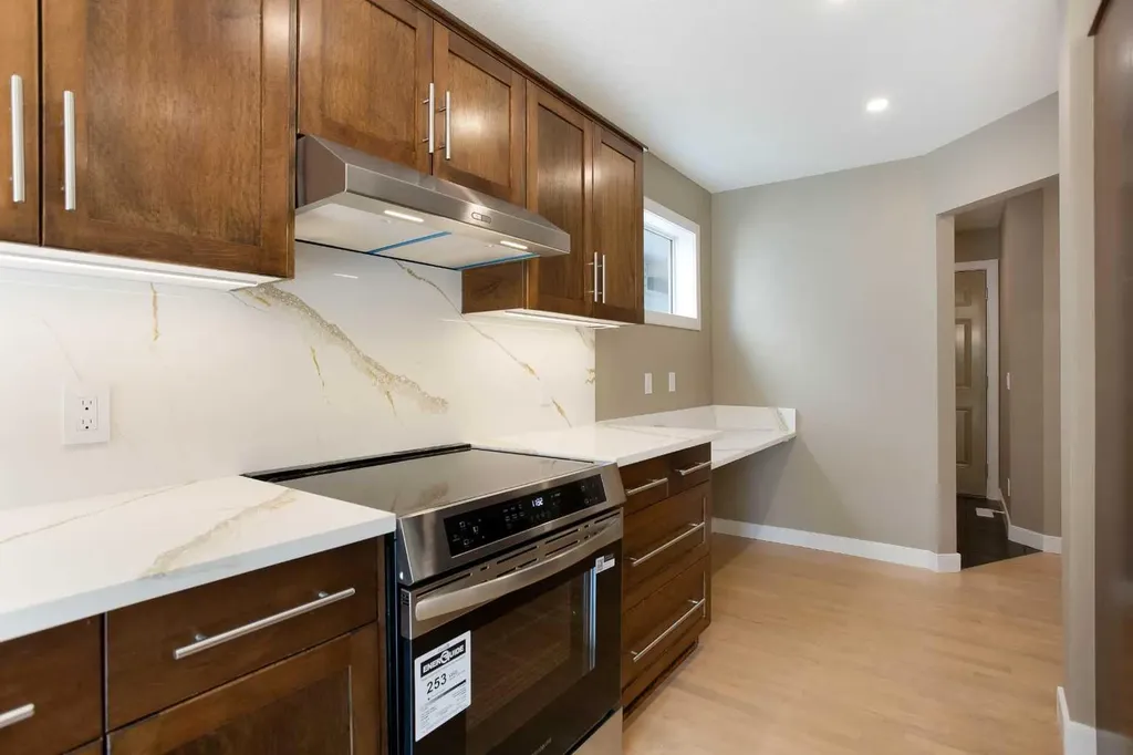 714 Auburn Bay Heights SE Calgary AB T3M 1K9