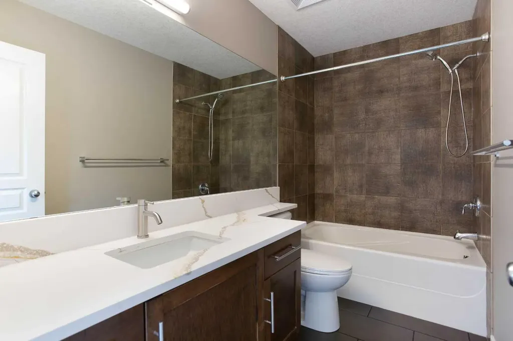 714 Auburn Bay Heights SE Calgary AB T3M 1K9