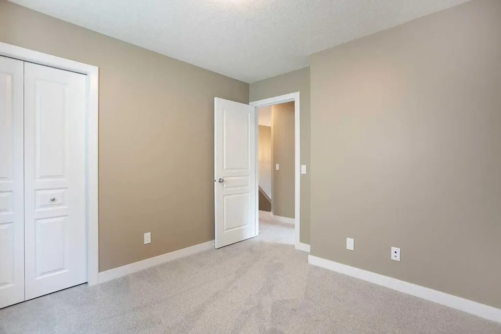714 Auburn Bay Heights SE Calgary AB T3M 1K9