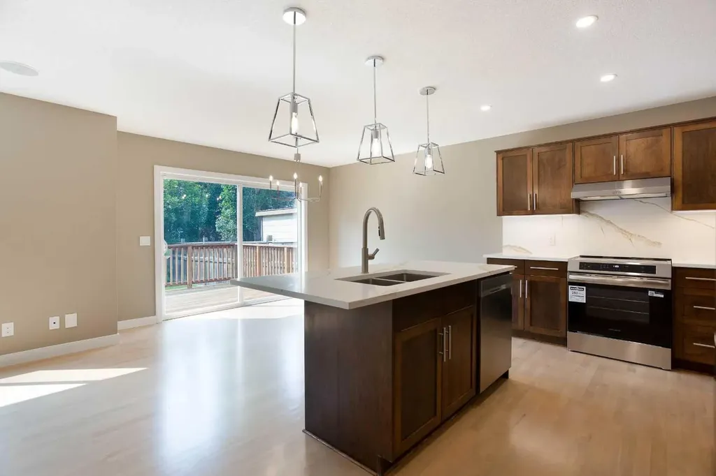 714 Auburn Bay Heights SE Calgary AB T3M 1K9