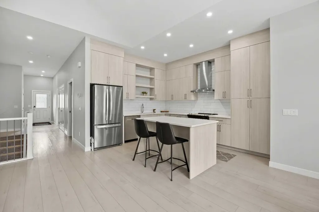 108 Wolf Crescent Okotoks AB T1S 5X1
