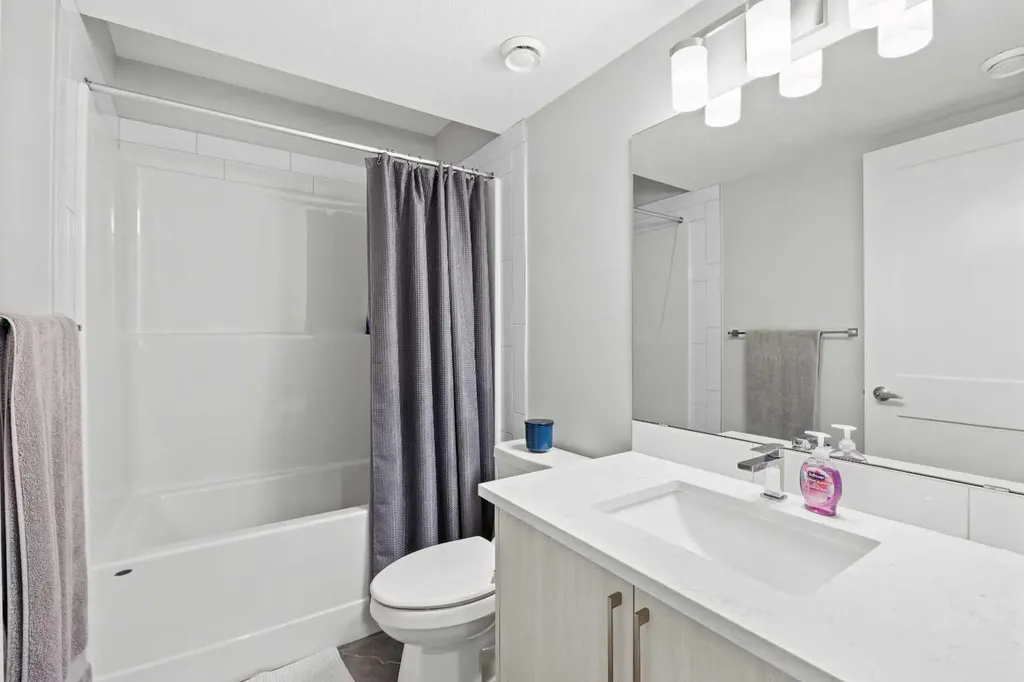 108 Wolf Crescent Okotoks AB T1S 5X1