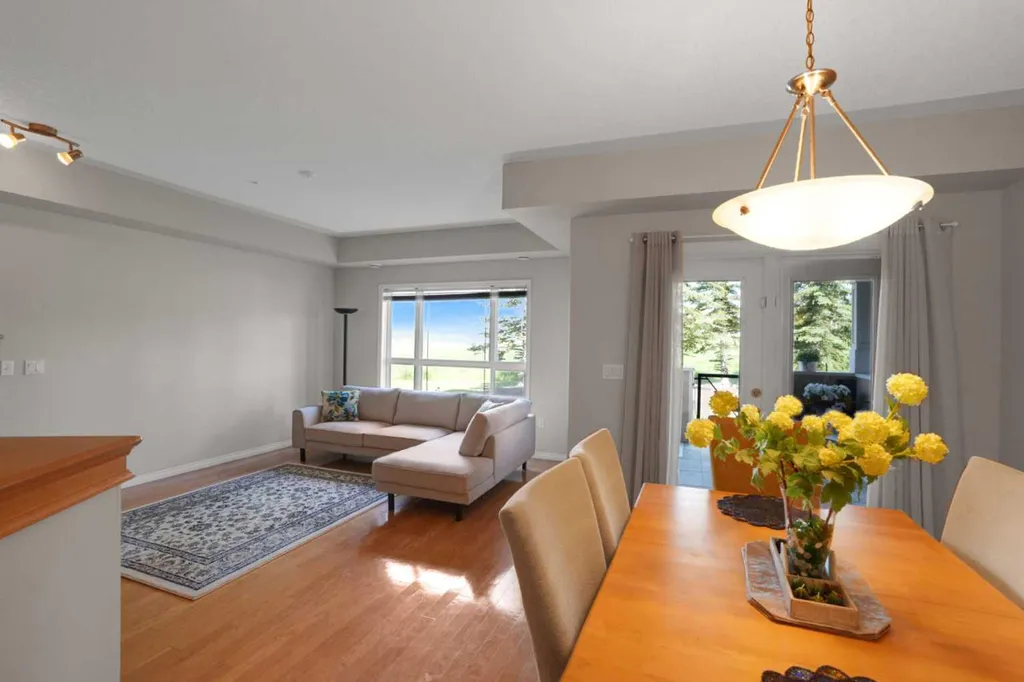 60 Sierra Morena Landing SW Calgary AB T3H 5H1