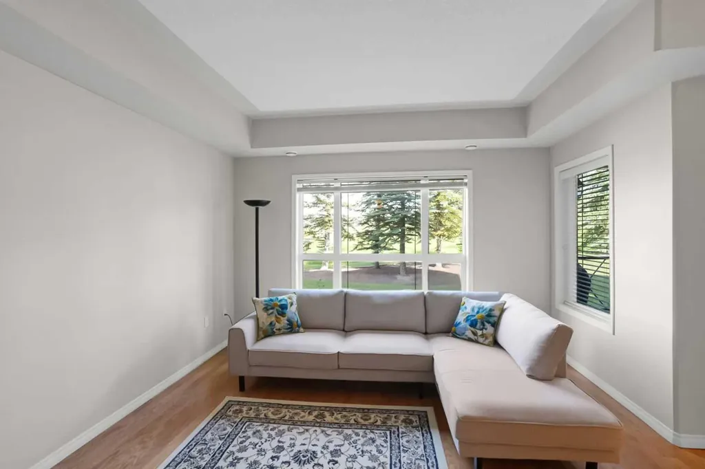 60 Sierra Morena Landing SW Calgary AB T3H 5H1