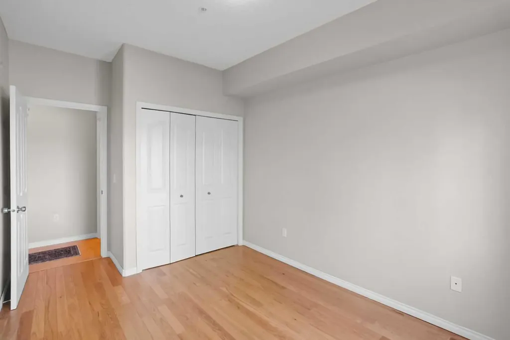 60 Sierra Morena Landing SW Calgary AB T3H 5H1