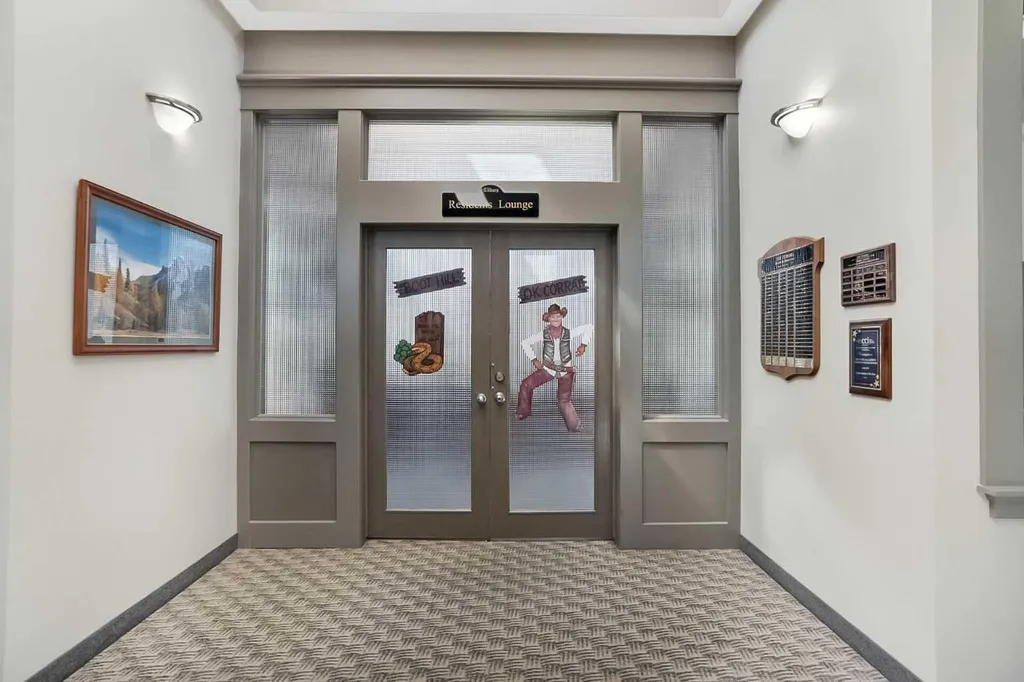 60 Sierra Morena Landing SW Calgary AB T3H 5H1