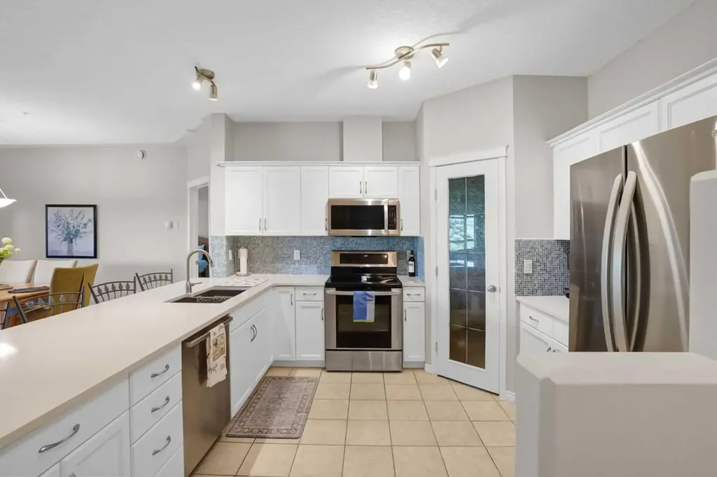 60 Sierra Morena Landing SW Calgary AB T3H 5H1