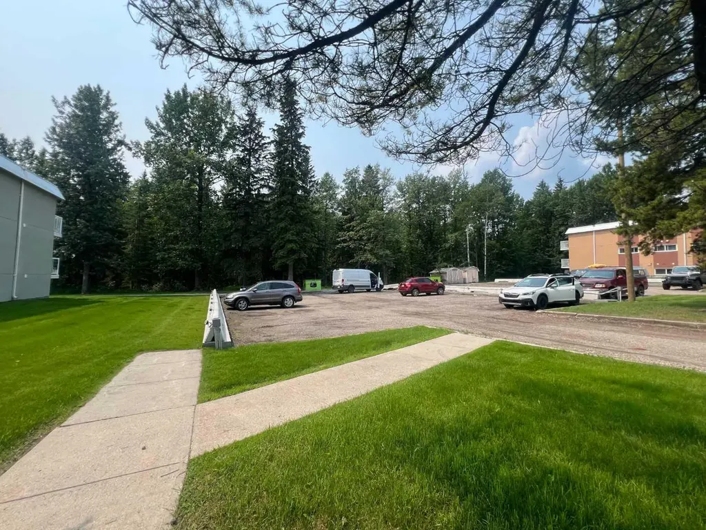 414 41 Street Edson AB T7E 1Z9