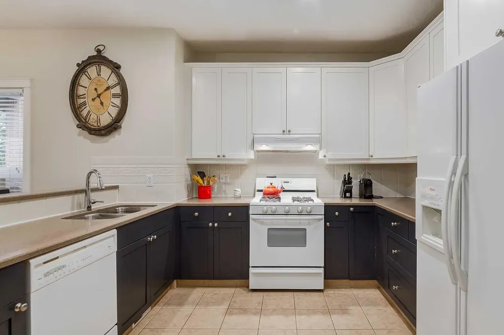 310 8 Avenue NE Calgary AB T2E 0P9