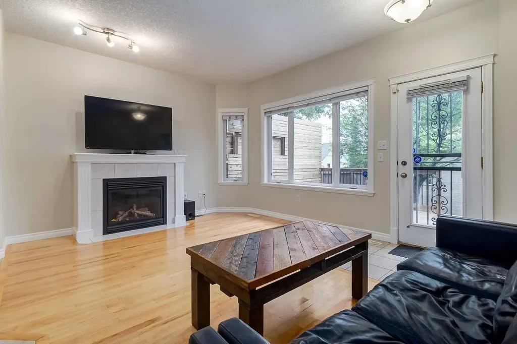 310 8 Avenue NE Calgary AB T2E 0P9