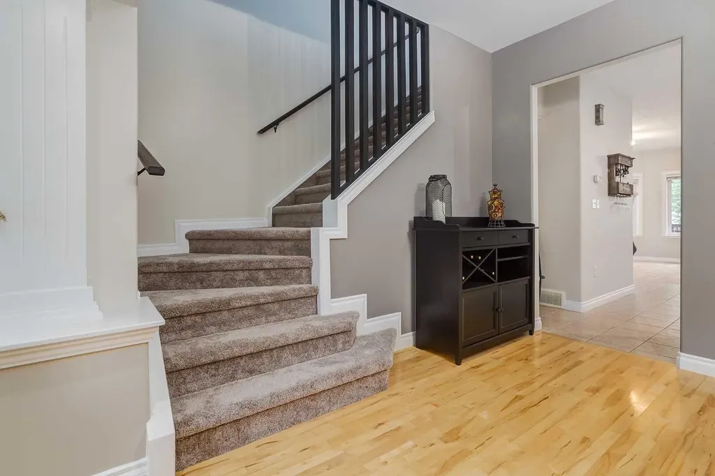 310 8 Avenue NE Calgary AB T2E 0P9