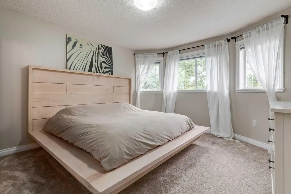 310 8 Avenue NE Calgary AB T2E 0P9