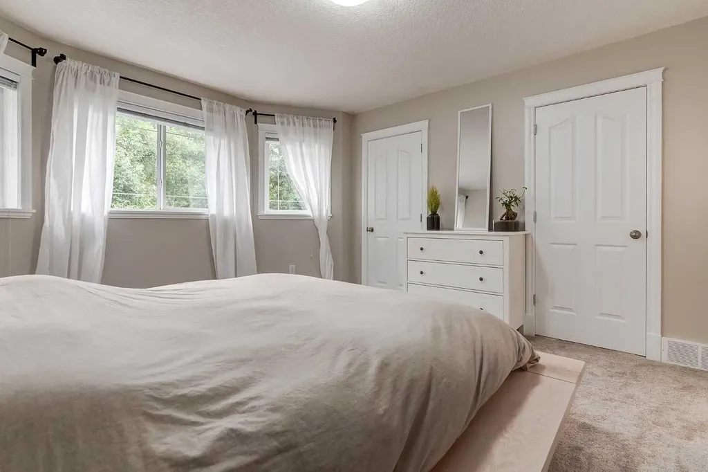 310 8 Avenue NE Calgary AB T2E 0P9