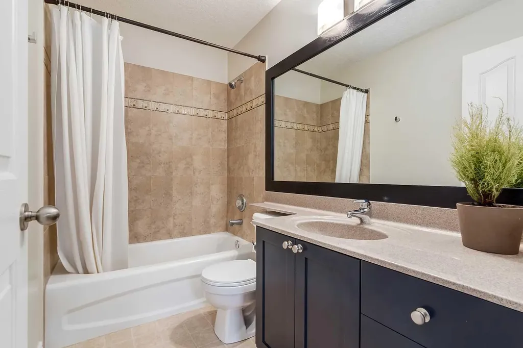 310 8 Avenue NE Calgary AB T2E 0P9