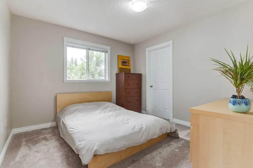 310 8 Avenue NE Calgary AB T2E 0P9
