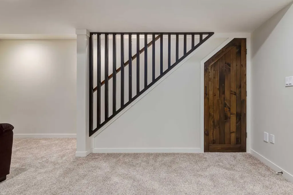 310 8 Avenue NE Calgary AB T2E 0P9