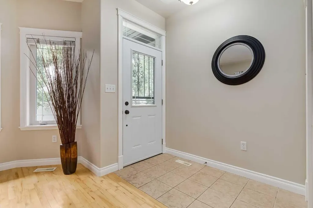 310 8 Avenue NE Calgary AB T2E 0P9