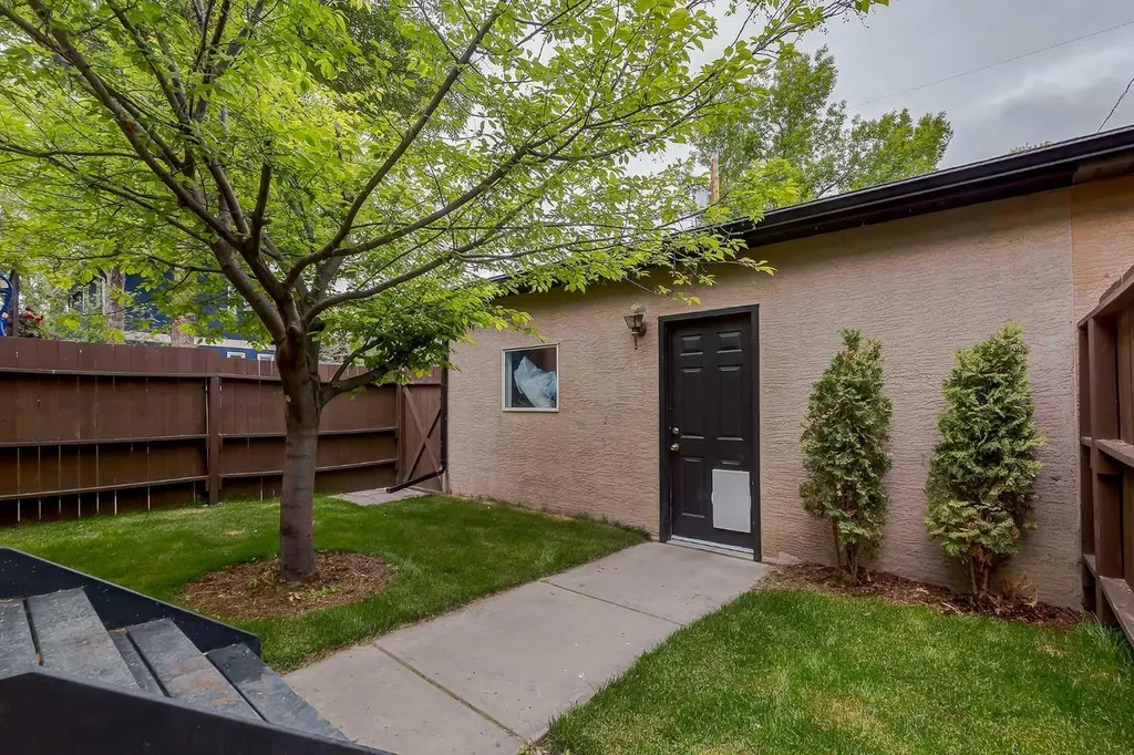 310 8 Avenue NE Calgary AB T2E 0P9