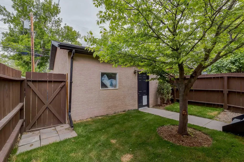 310 8 Avenue NE Calgary AB T2E 0P9