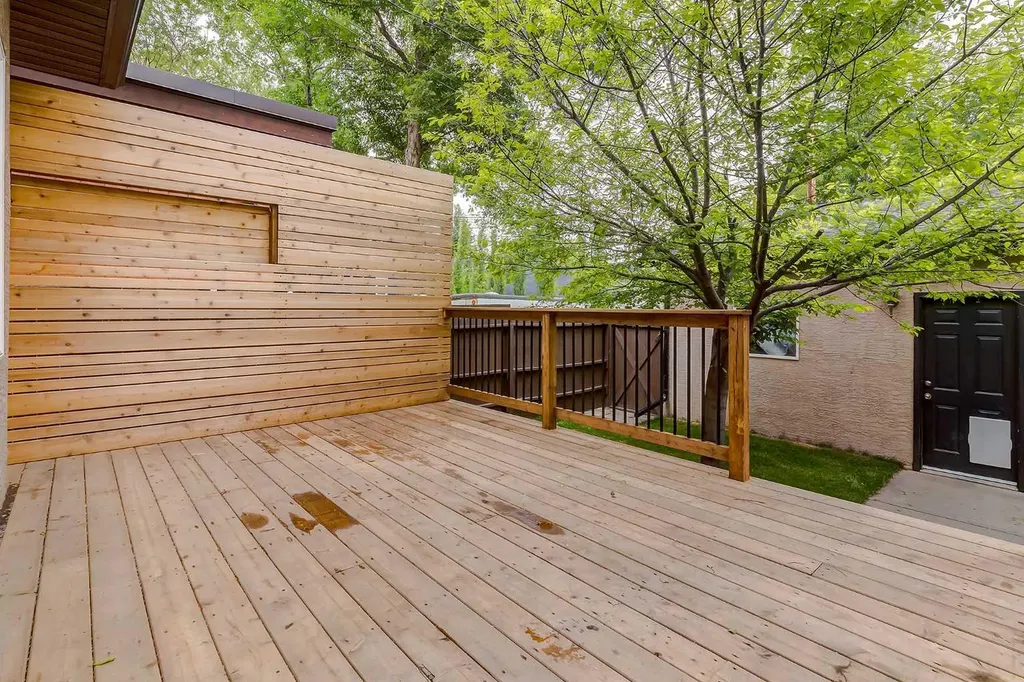 310 8 Avenue NE Calgary AB T2E 0P9