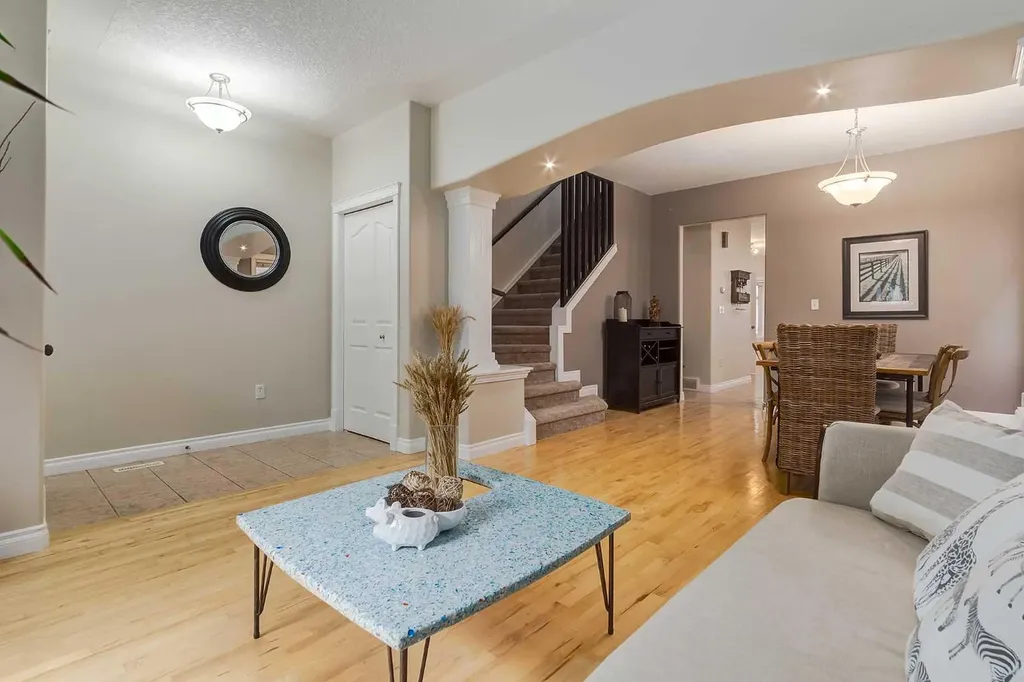 310 8 Avenue NE Calgary AB T2E 0P9