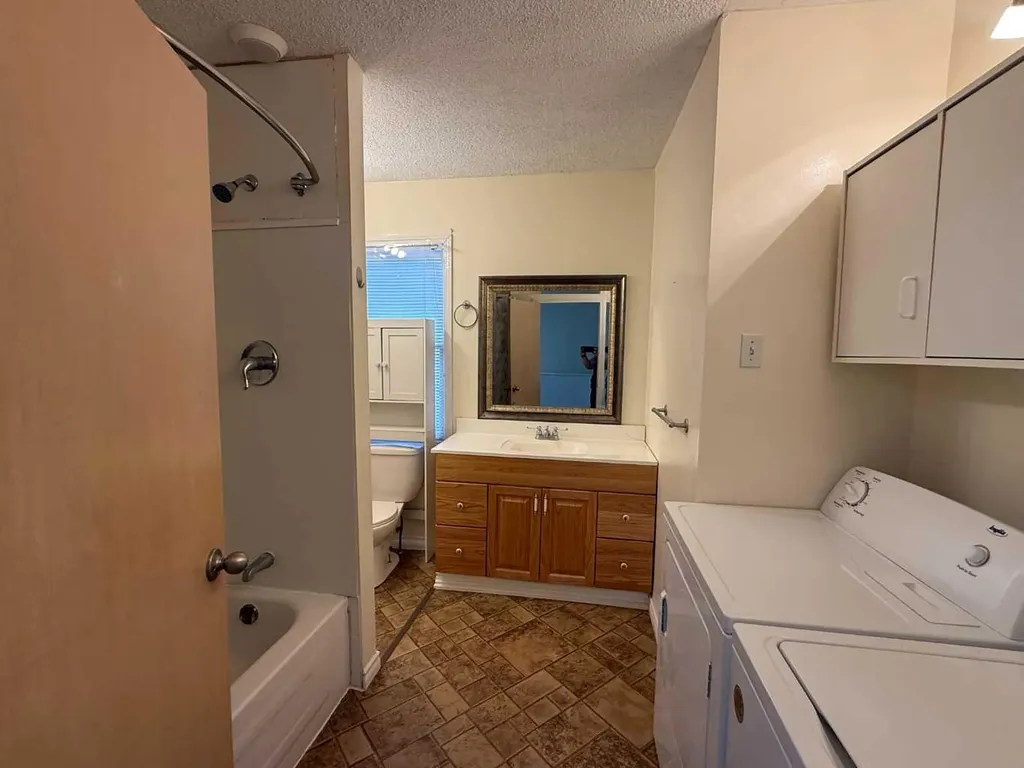 4911 53 Avenue Grimshaw AB T0H 1M0