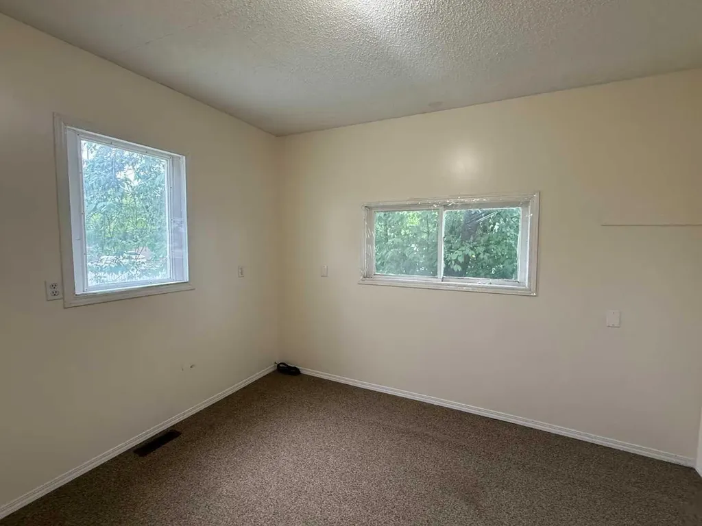 4911 53 Avenue Grimshaw AB T0H 1M0