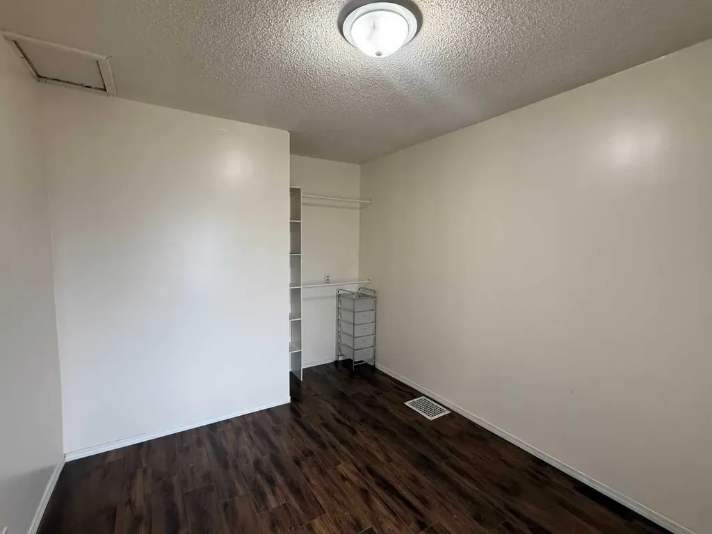 4911 53 Avenue Grimshaw AB T0H 1M0