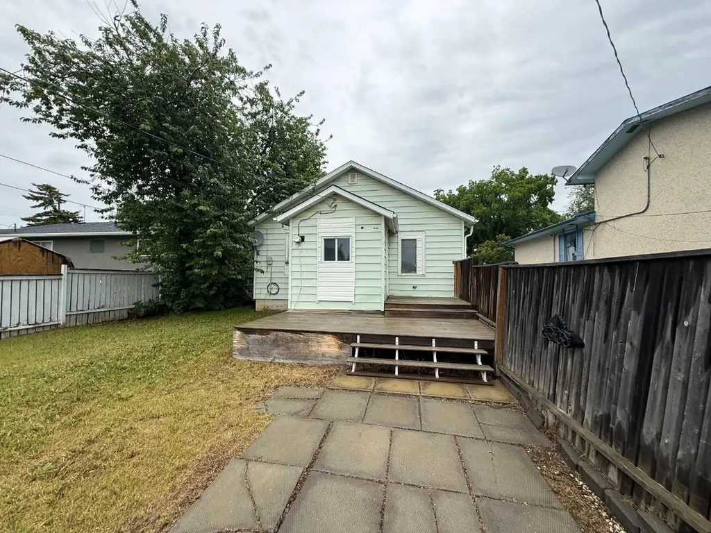 4911 53 Avenue Grimshaw AB T0H 1M0