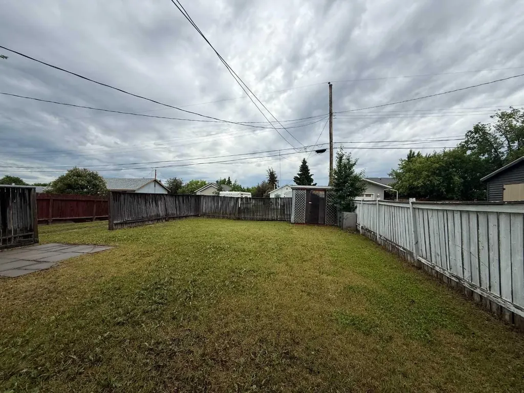 4911 53 Avenue Grimshaw AB T0H 1M0