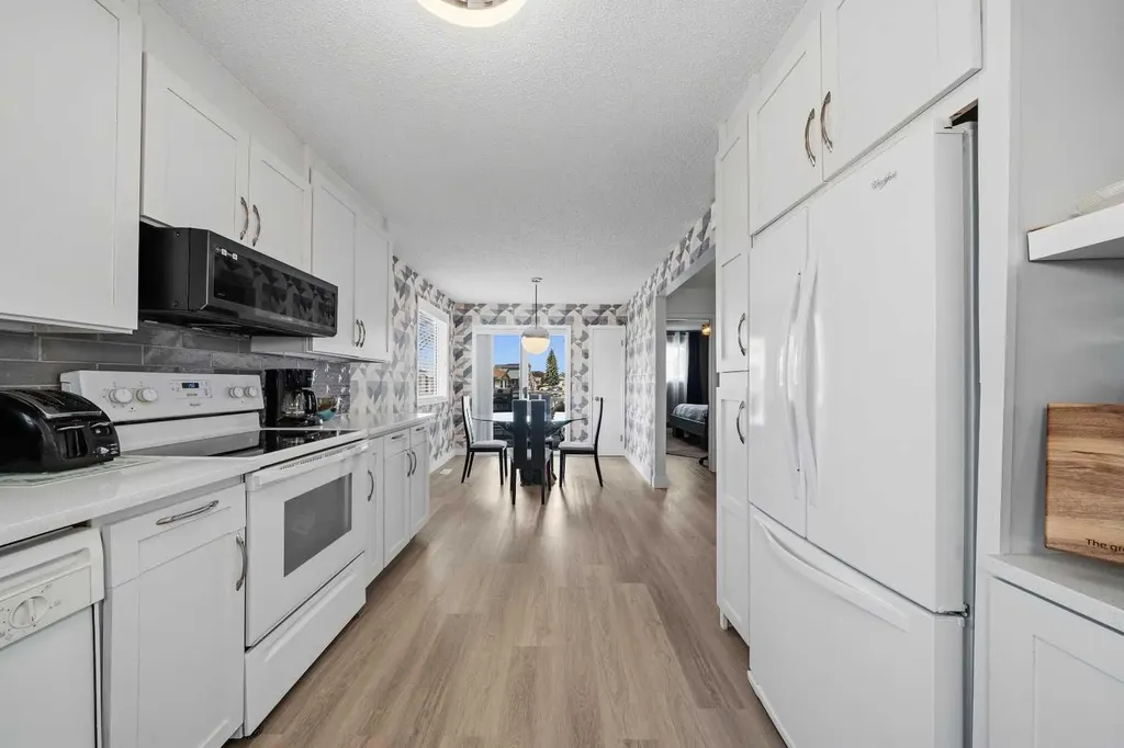 119 Applemont Close SE Calgary AB T2A 7S3