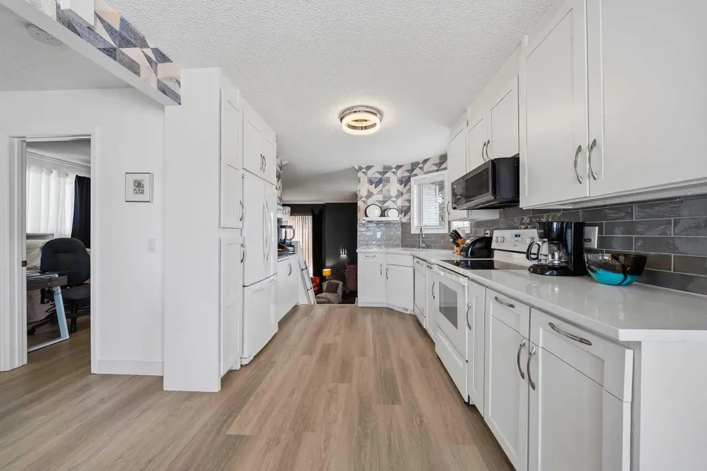 119 Applemont Close SE Calgary AB T2A 7S3
