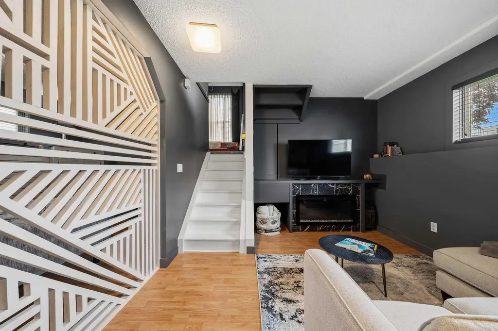 119 Applemont Close SE Calgary AB T2A 7S3
