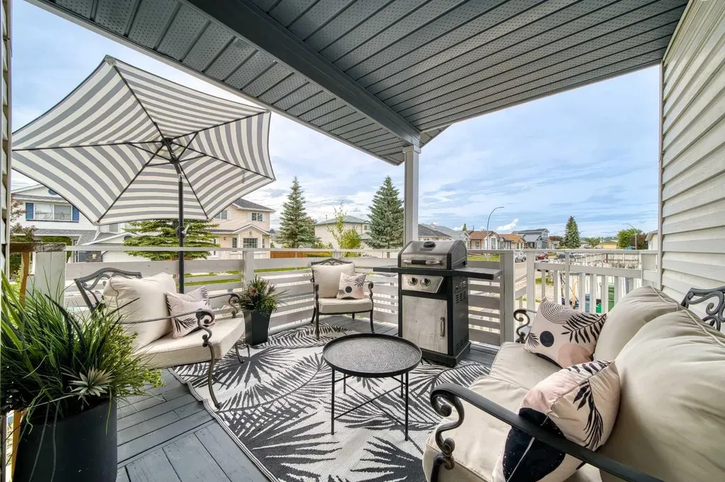 119 Applemont Close SE Calgary AB T2A 7S3