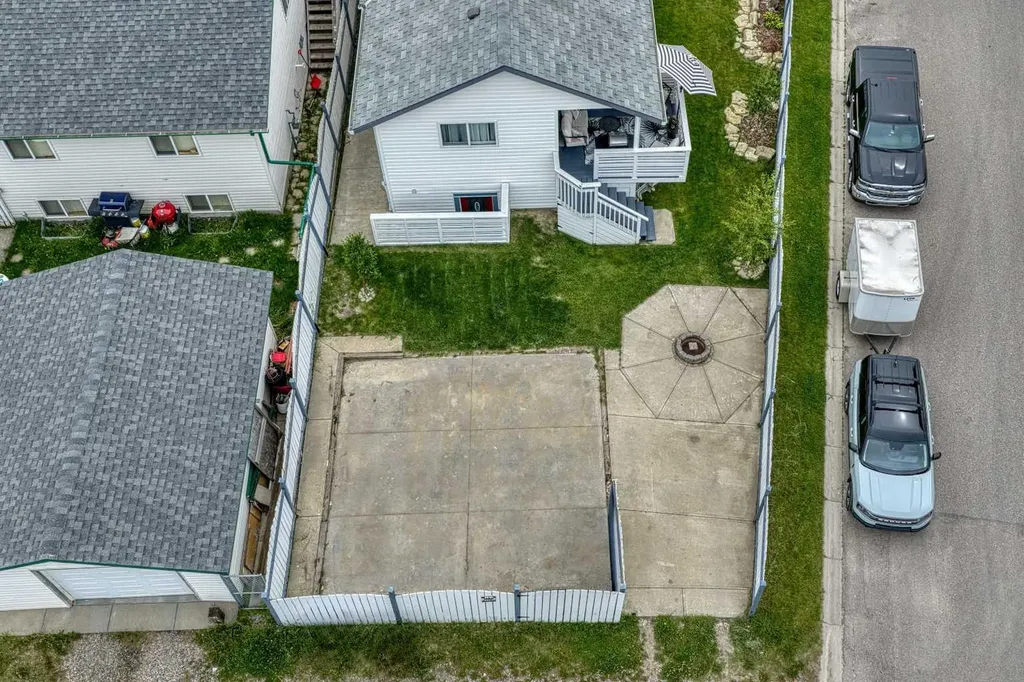 119 Applemont Close SE Calgary AB T2A 7S3