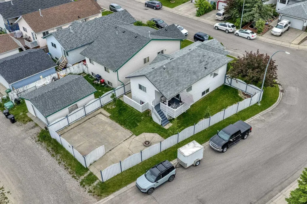 119 Applemont Close SE Calgary AB T2A 7S3