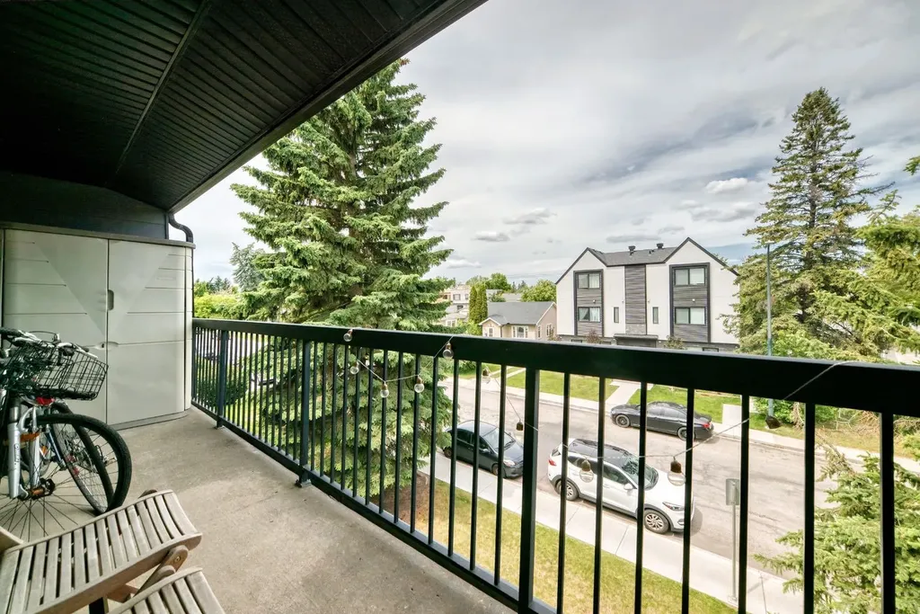 1301 17 Avenue NW Calgary AB T2M 0R2