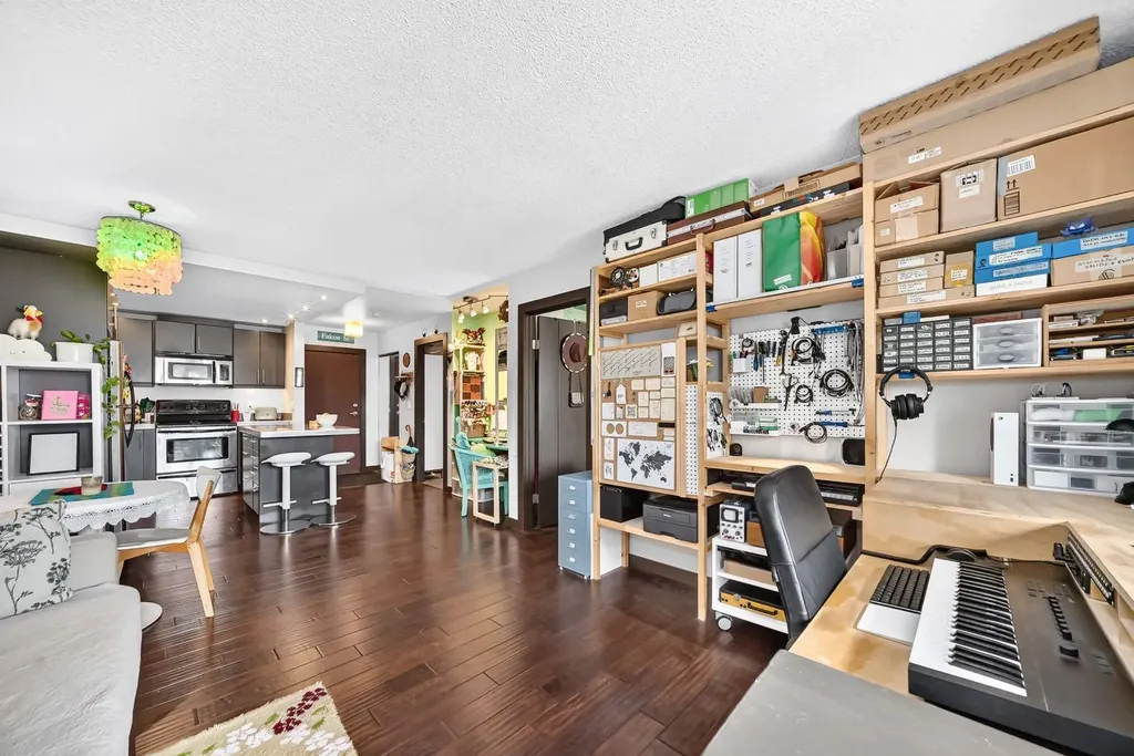 1301 17 Avenue NW Calgary AB T2M 0R2