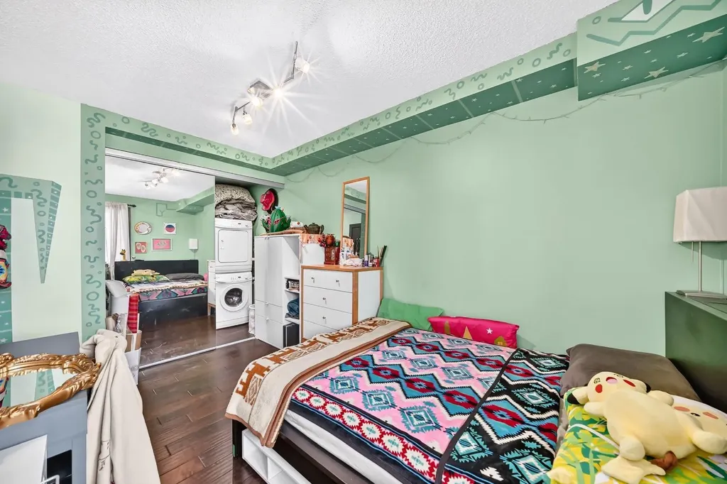 1301 17 Avenue NW Calgary AB T2M 0R2