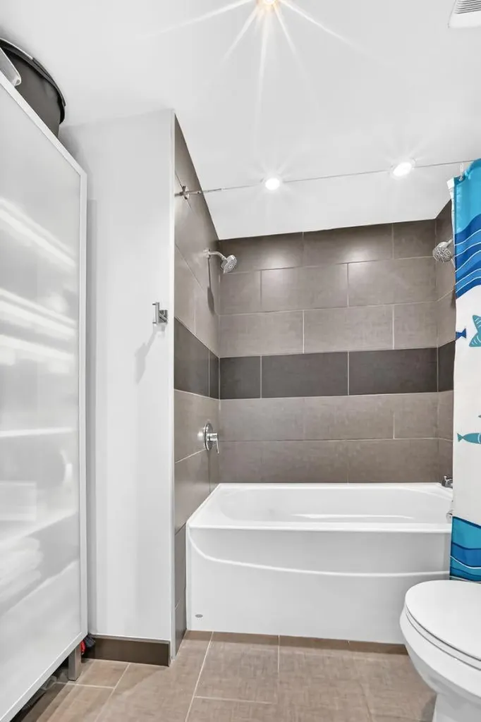 1301 17 Avenue NW Calgary AB T2M 0R2