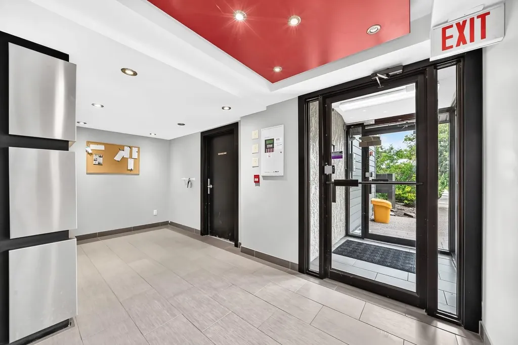1301 17 Avenue NW Calgary AB T2M 0R2