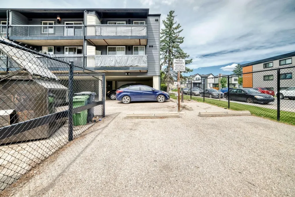 1301 17 Avenue NW Calgary AB T2M 0R2