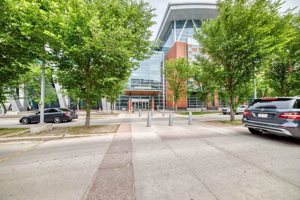1301 17 Avenue NW Calgary AB T2M 0R2