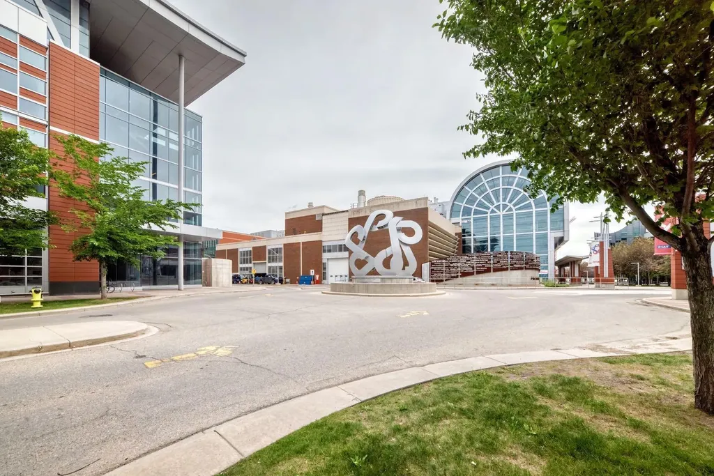 1301 17 Avenue NW Calgary AB T2M 0R2