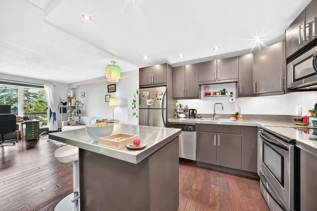 1301 17 Avenue NW Calgary AB T2M 0R2
