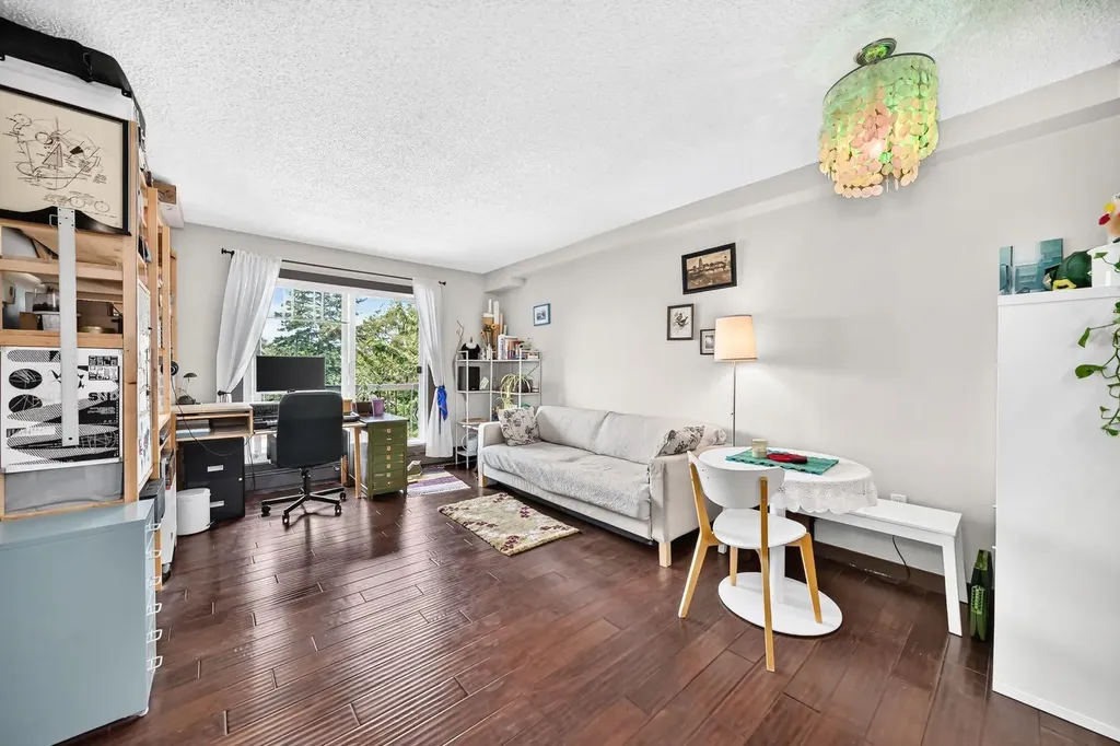 1301 17 Avenue NW Calgary AB T2M 0R2