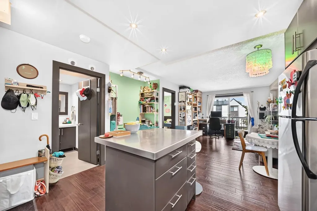 1301 17 Avenue NW Calgary AB T2M 0R2