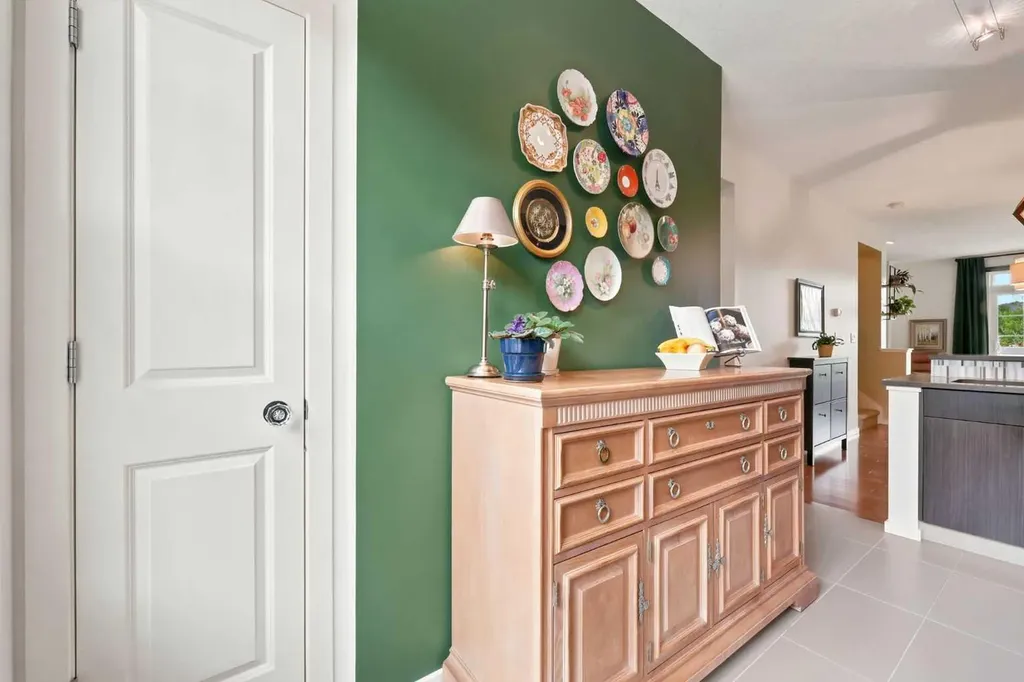 153 Ascot Point SW Calgary AB T3H0X1