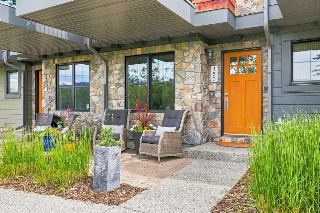 153 Ascot Point SW Calgary AB T3H0X1