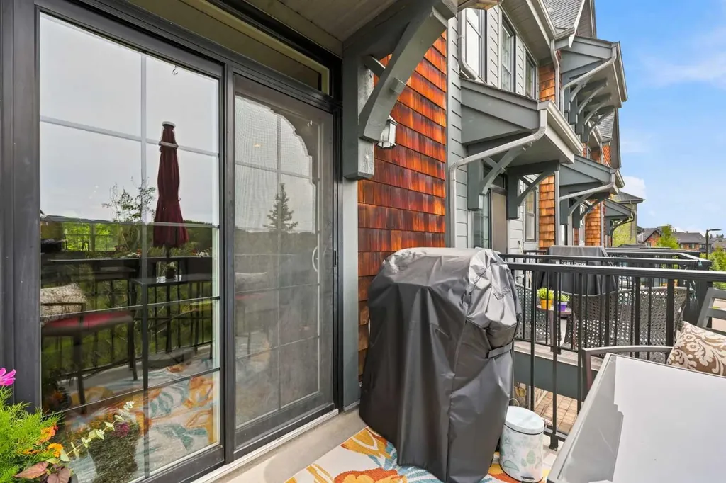 153 Ascot Point SW Calgary AB T3H0X1